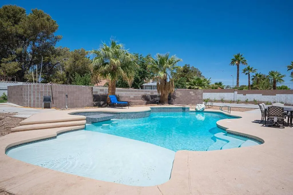 5 Large Studio Apartment With Full Kitchen, Laundry And Bath Las Vegas