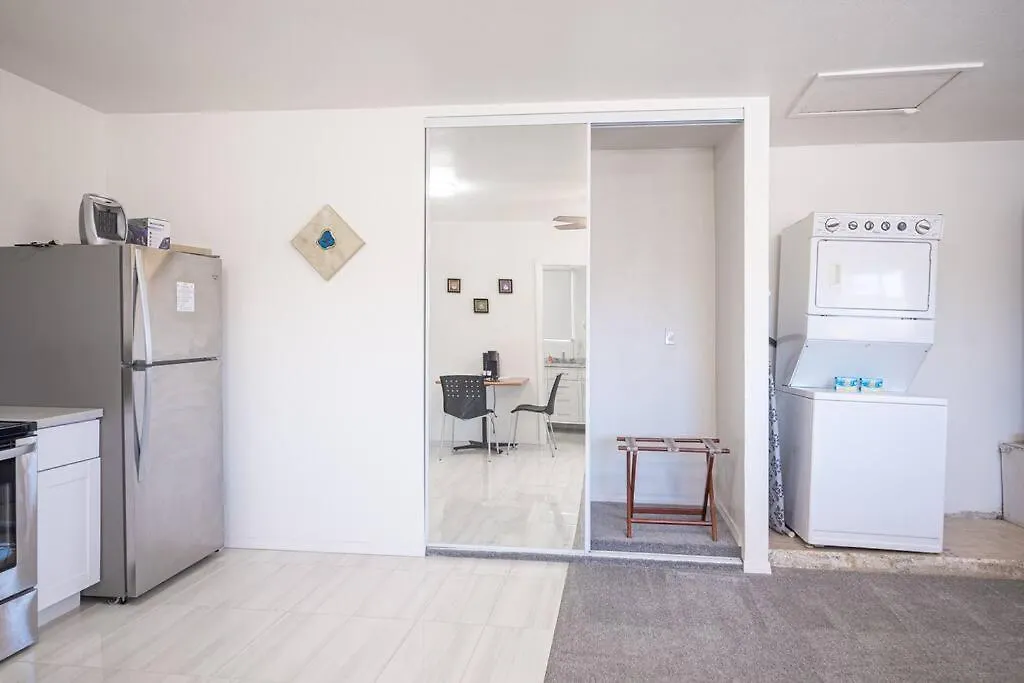 5 Large Studio Apartment With Full Kitchen, Laundry And Bath Las Vegas 0*,